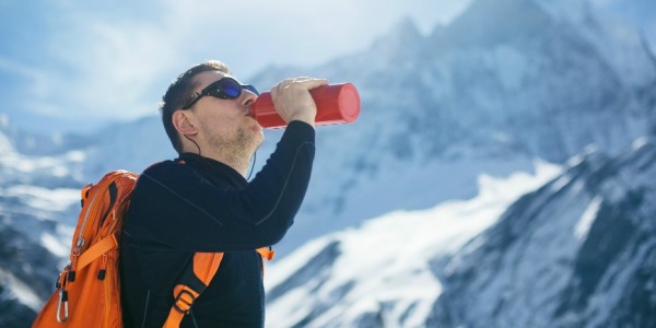 ¿Agua, bebidas energéticas, o deportivas?