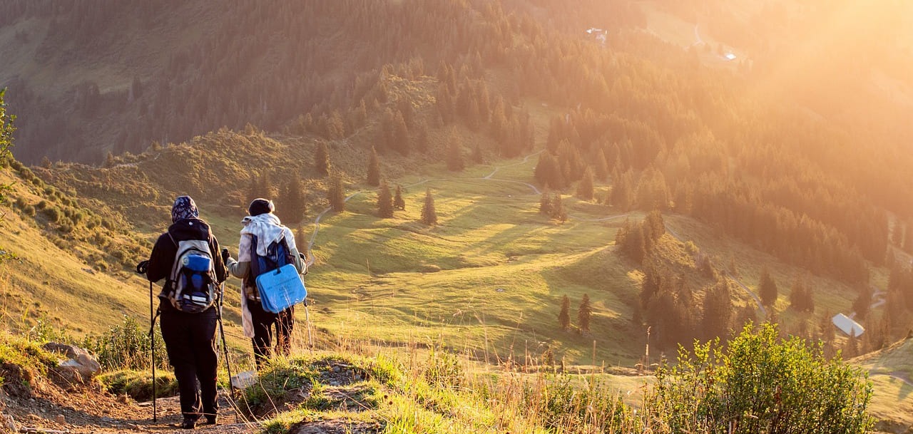 ¿Cómo vestir para ir a la montaña? Consejos y trucos